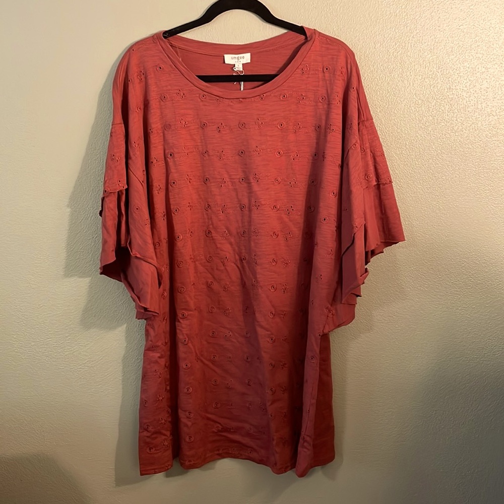 Umgee. Short Rust dress. Size L with butterfly sleeves